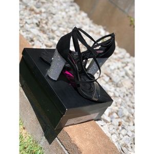 Black heels with rims tone heel